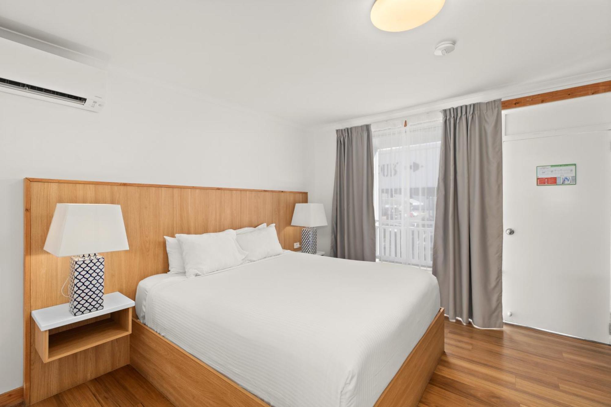 Airlie Beach Hotel Экстерьер фото