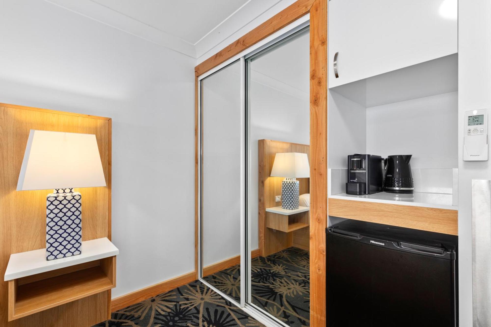 Airlie Beach Hotel Экстерьер фото