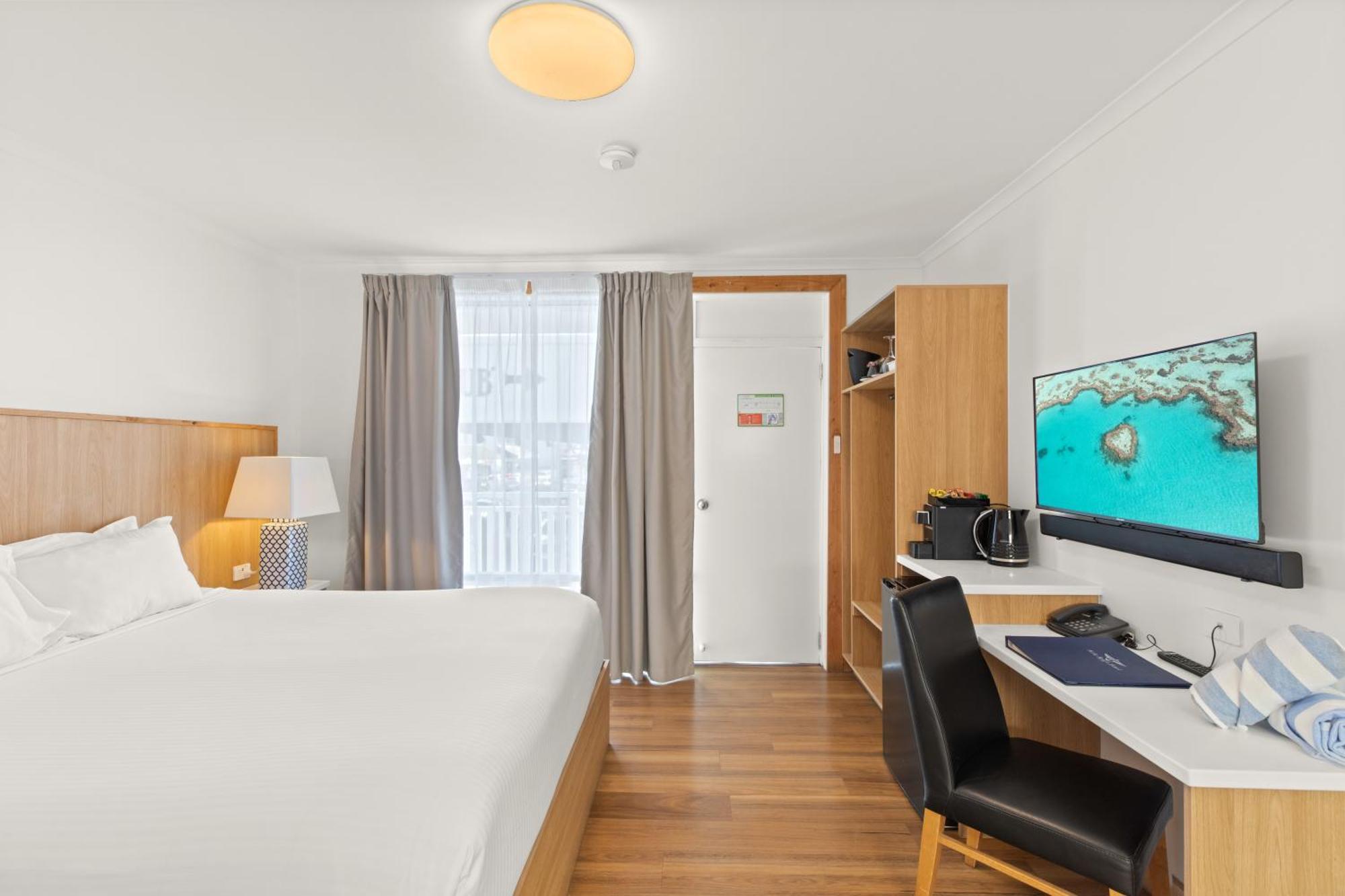 Airlie Beach Hotel Экстерьер фото