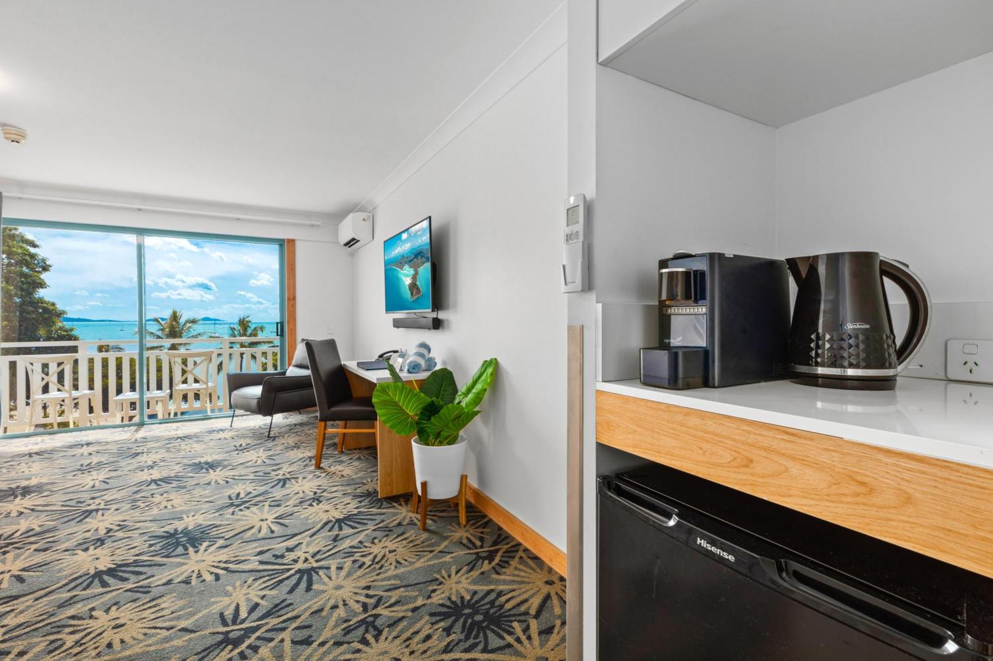 Airlie Beach Hotel Экстерьер фото